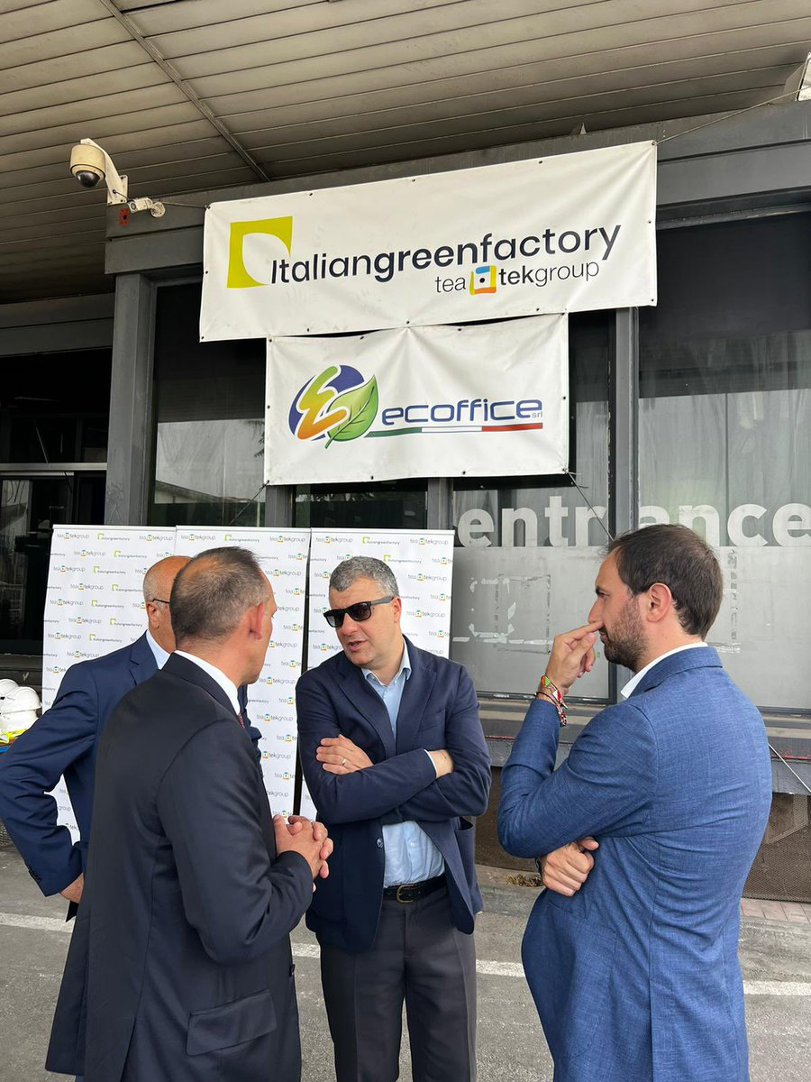 Sono felice di aver visitato insieme alla Commissione Lavoro della Camera dei Deputati il cantiere di Italian Green Factory che rilancerà il sito ex Whirlpool di Via Argine a Napoli. Una vittoria della città , di un’impresa coraggiosa, di operai e operaie capaci di lottare!