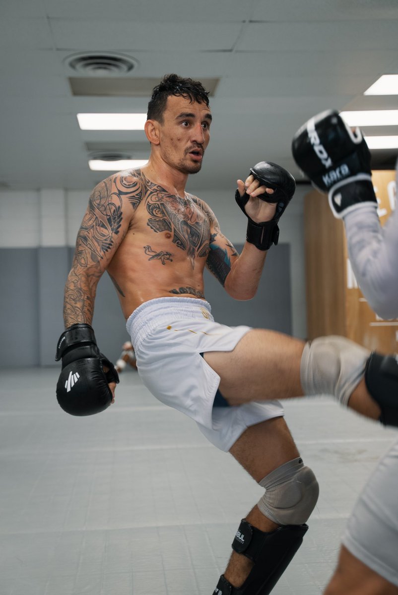 BlessedMMA's tweet photo. Go out and get it. https://t.co/AoDQffRPyF