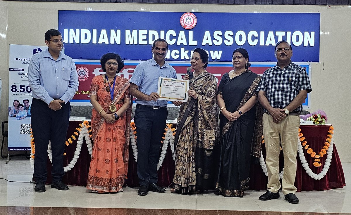 druttamgarg's tweet photo. On the occasion of Doctor's day , I was felicitated by the IMA, Lucknow. 
Read my article regarding some facts about knee replacement in Today's Hindustan and Times of India .
Thanks to all my friends for your blessings 🙏
#doctors 
#healthcare 
#doctorsday2024 
#kneesurgery https://t.co/uqYN3lnm6I