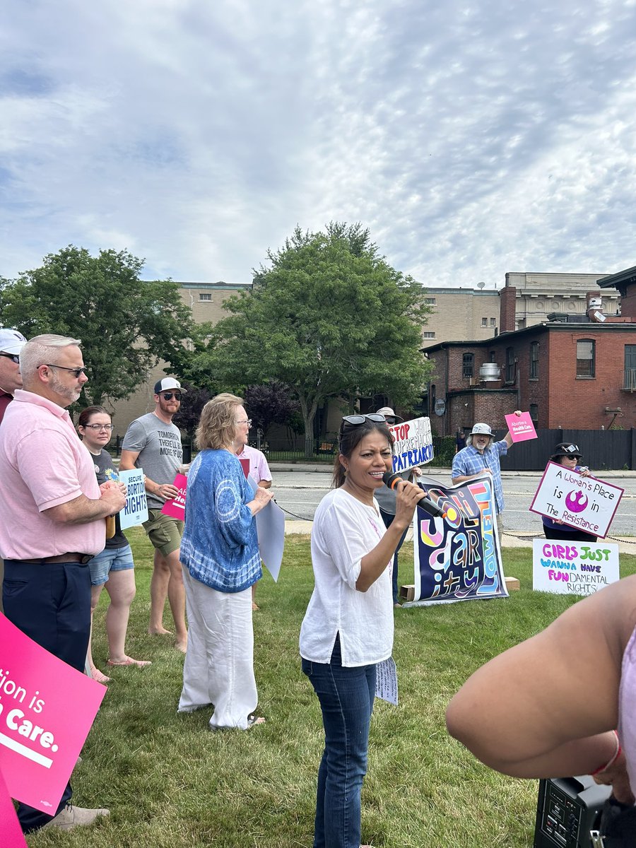 Claire Teylouni tweet media