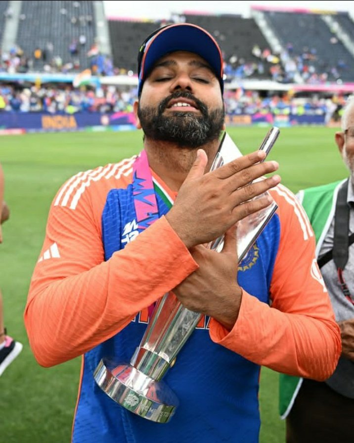 theashishgaur45's tweet image. सफलता खैरात में नही मिलती,
संघर्षों में पूरी जवानी गुजरती है।।