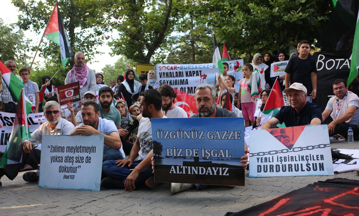 direniscadiri's tweet photo. "ÜZGÜNÜZ GAZZE BİZ DE İŞGAL ALTINDAYIZ" https://t.co/0Mb51ghRli