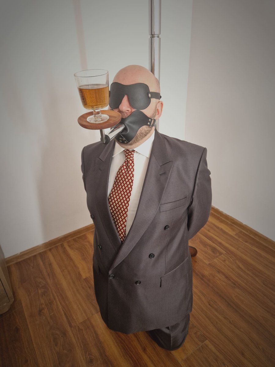 Suit tweet media
