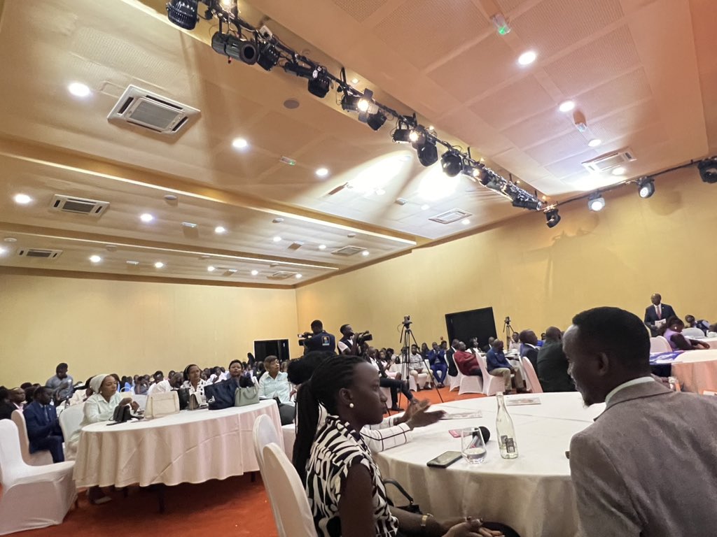 RotaractClubVU's tweet photo. Happening now:
Launch of the new Rotary Year
#WeAreRacVu
#RYLaunch https://t.co/AYyQQwV5Y0