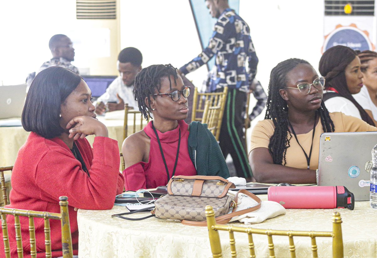 CRePHSNIMR's tweet photo. #MegaBoothcamp
#Week2 #Day8
We had the 1st interactive session today on 'Gender based violence'
We discussed what Gender is, Gender based violence, types of abuse, and the effects on individuals.
#science #research #ideas #change https://t.co/jsVktbgKSt