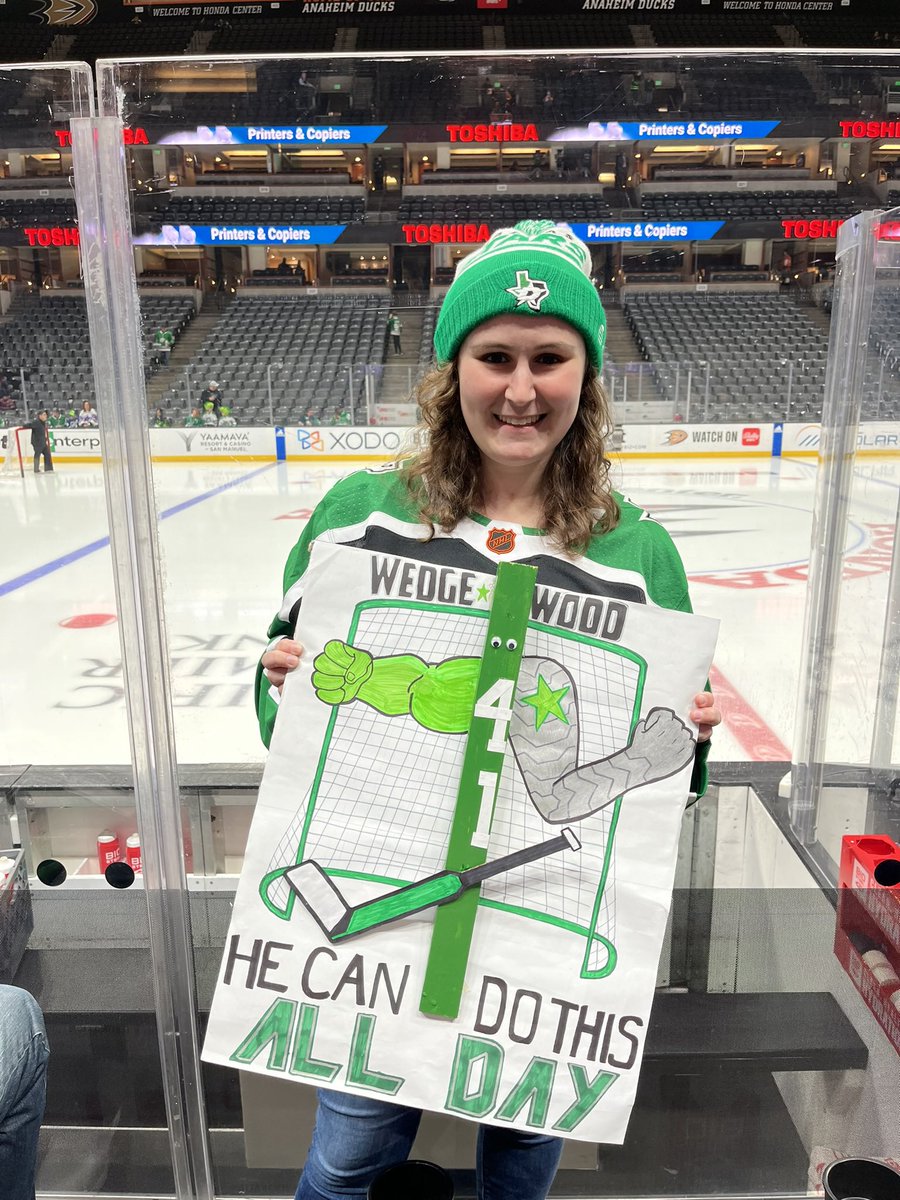 Phleather's tweet photo. Scott Wedgewood appreciation post !!!! Thank you @wedgewall for being my emotional support backup goalie and all around favorite player the last few years and for having a great name to make an iconic pun with (see signs in pics)!! 💚🌟💚 https://t.co/wi5nQjc8wC