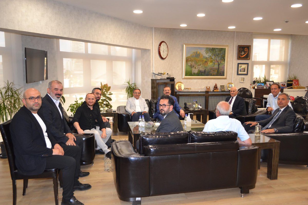 mustafaderyal's tweet photo. @ATOkurumsal 29.Dönem 21.Olağan Meclis Toplantımızı @TOBBiletisim Türkiye Odalar ve Borsalar Birliği Başkanımız Sayın @RHisarciklioglu ve meclis üyelerimizin katılımı ile gerçekleştirdik. https://t.co/9U3izssV3i