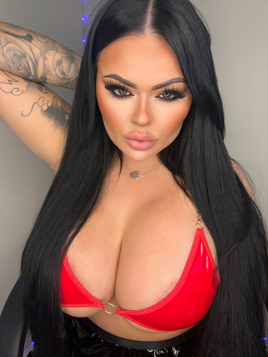 goddess_lx_'s tweet photo. The longer you stare, the weaker you get. https://t.co/T2NPbEO35U