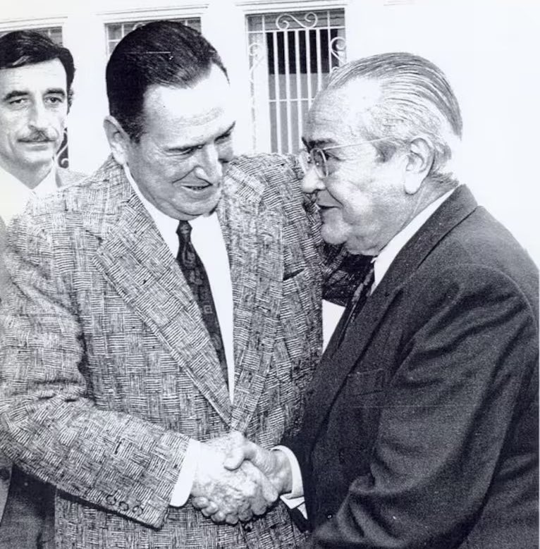 50 AÑOS. 
Vigencia de una enseñanza. 

PARA UN ARGENTINO NO HAY NADA MEJOR QUE OTRO ARGENTINO.