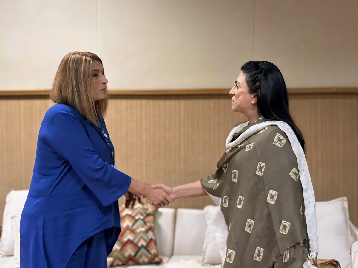 MarcelaGuerraNL's tweet photo. Tuve un encuentro con la Presidenta del #PARLASUR, @FabyGMartin, para dialogar sobre el #EuroLat en el marco de la 1ra Reuniónde Mujeres Parlamentarias #P20.
#G20 #Mujeres #Parlamentarias https://t.co/sRS3VtYGk7