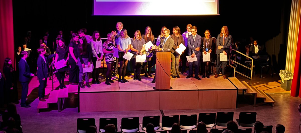 A beautiful celebration of our students' achievements. A very proud evening for our ESJ community 💚