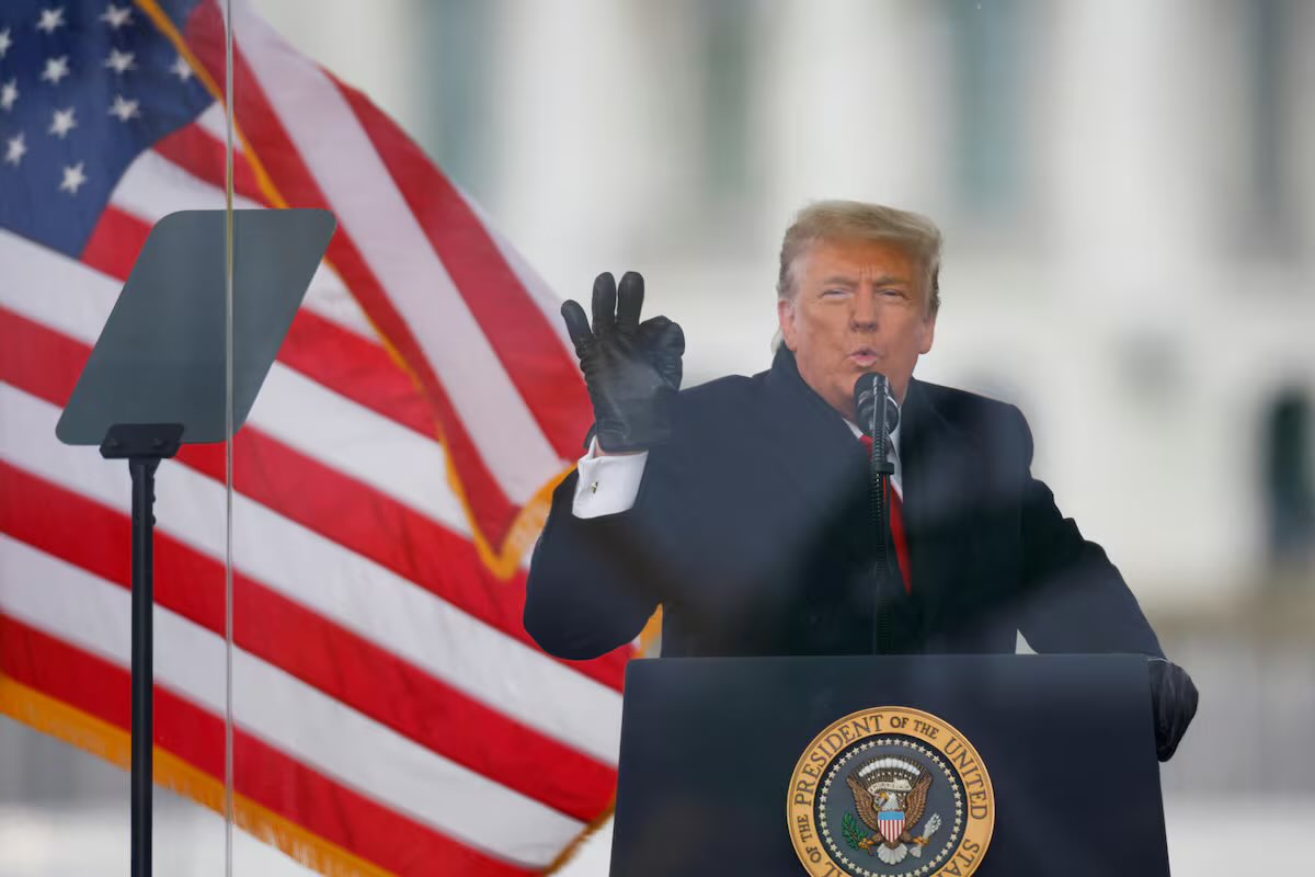ReneSolorio's tweet photo. Amplia inmunidad para Trump. La Corte Suprema dice que los presidentes tienen inmunidad penal por los actos realizados durante su mandato. El expresidente  celebra la decisión. #trump https://t.co/pUsS926ptq
