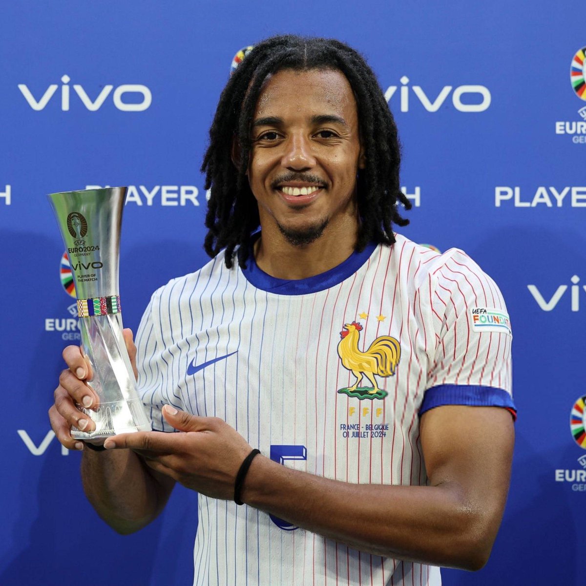 BarcaTimes's tweet photo. Jules Kounde with the MVP trophy 🇫🇷 https://t.co/jkhInuP0aq
