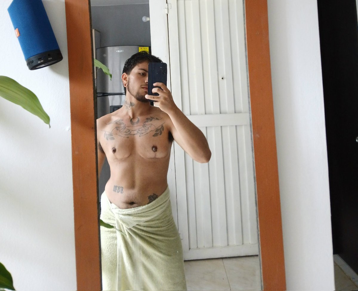we shower in  onlyfans.com/ftmphlip?