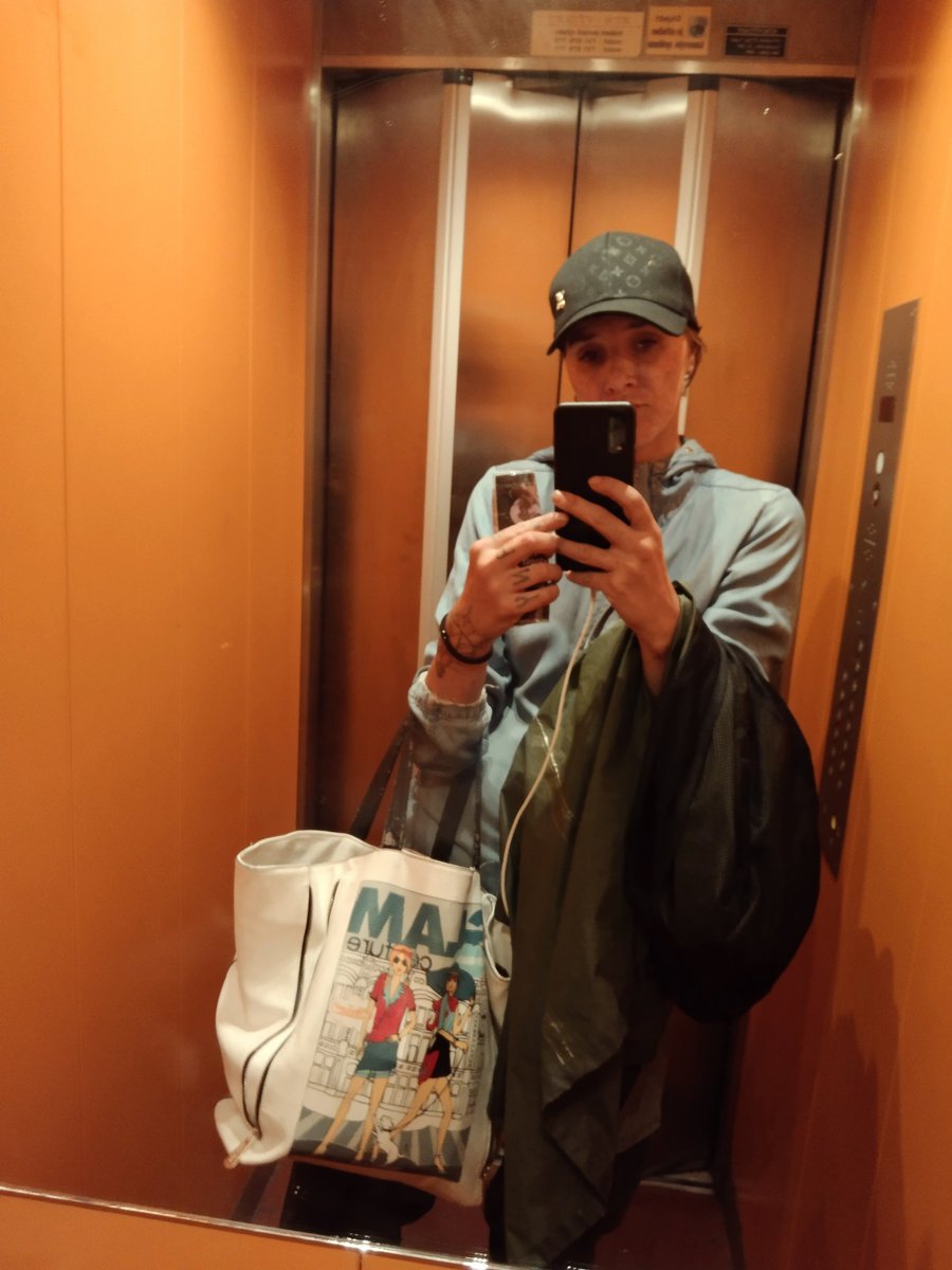 Nějaký bohatý muž či žena na hýčkáni nebo sex po tel.???? 💋💋💋