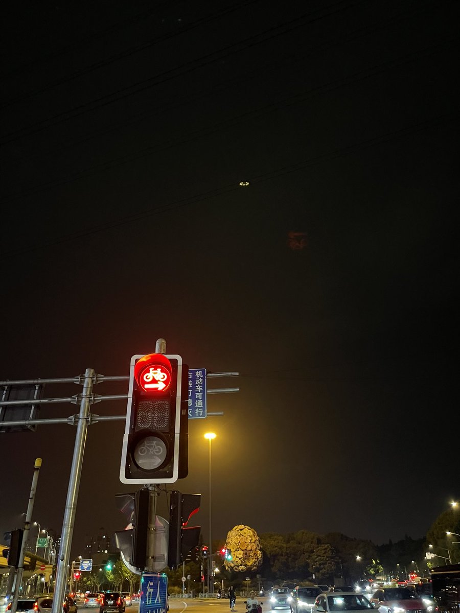 KenKen35213670's tweet image. 夜ん歩xeroshoesからのワンコ散歩はOofosリカバリーサンダルでの心地良さ倍増。
#xeroshoes 
#Oofos