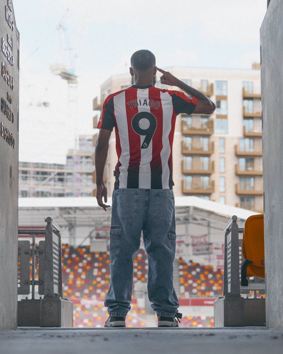 BrentfordFC's tweet photo. Brentford’s new No.9 🫡🇧🇷 https://t.co/xKRhD3ikAa