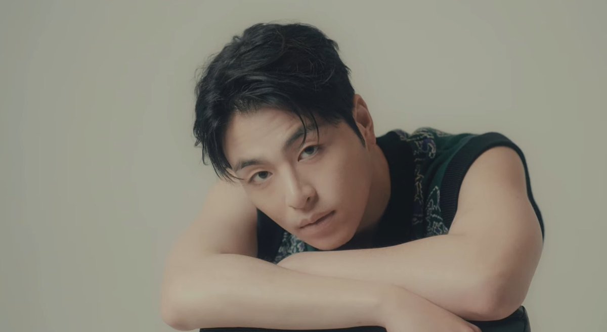 Sleeveless Junhoe is outrageous 

from: iKON
<a href="/tkwpcnfak/">구구내</a> #iKON #JUNHOE #구준회 #ジュネ #具晙会