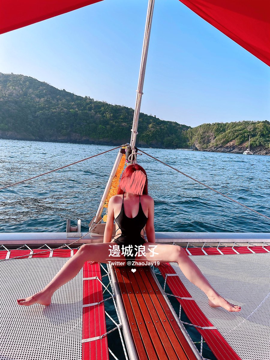 😅蹦床上玩是什么感觉？ https://t.co/hJgqdDJzNg