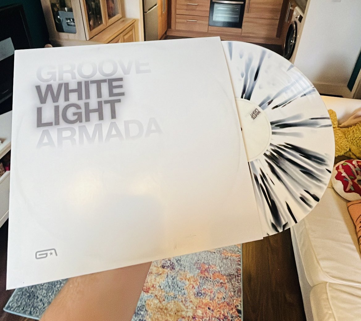 Davediscoballs's tweet image. Today’s mini haul…I bloody love a sale…
#groovearmada #fkatwigs #janellemonae #vinyl #records