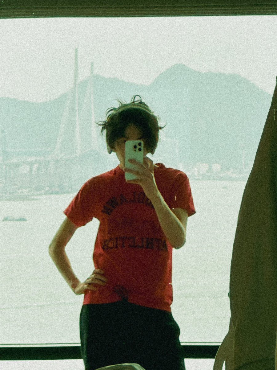 heaekn's tweet photo. 마른몸 https://t.co/bmxLqAVLpC