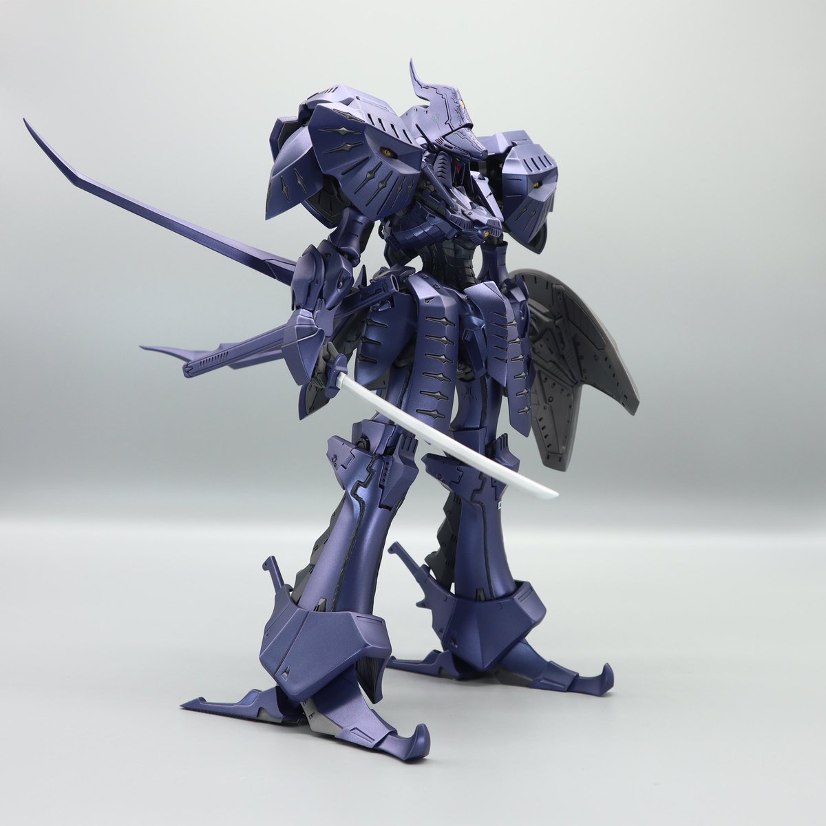 IMS 1/100 テロルミラージュ

マスキングは殆ど無かったのですが、パーツ数が多く、結構時間かかりました😆

今回は隠密MSらしく落ち着いた半艶仕上げにしました😌