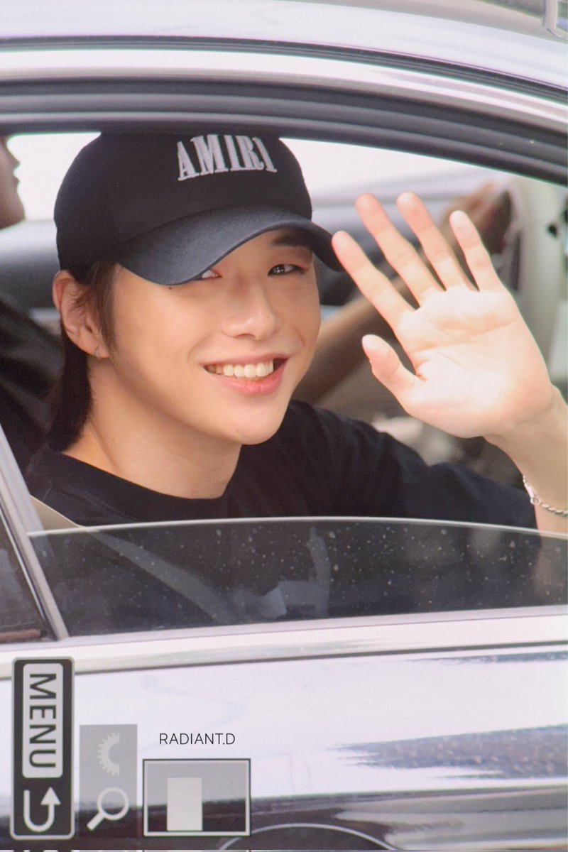 - (@danielkahg) on Twitter photo 