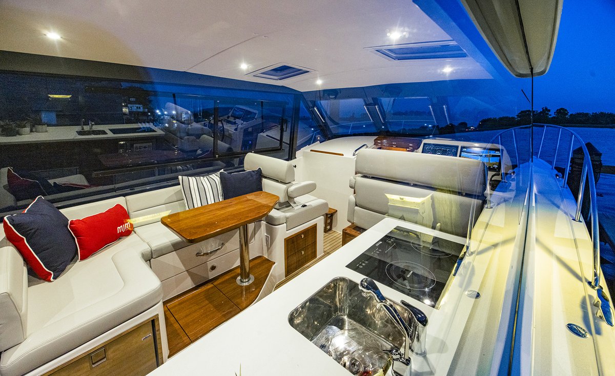 McMichaelYards's tweet image. The all new MJM 42 is designed specifically for fast, couples cruising and features several thoughtful elements such as the spacious galley up layout. 

hubs.ly/Q02DT07D0

#mjmyachts #newboat #performancecruiser #boating @MJMYachts