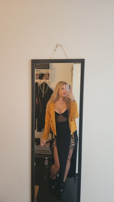 Outfit check for Bring me the horizon concert today 😎 https://t.co/HZXDqoLmwe