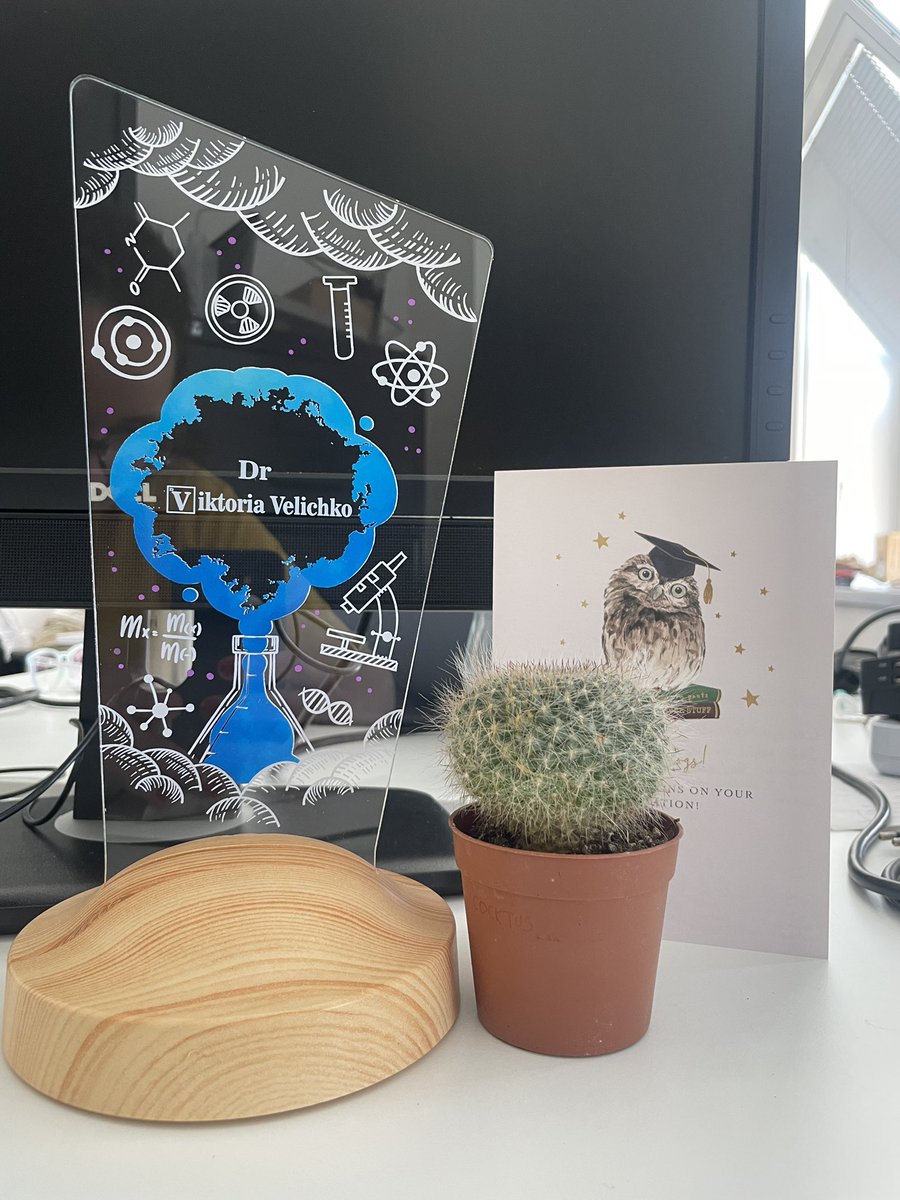 ladolcevik's tweet image. Happy to share I recently joined as a PostDoc in @VileGroup at @polimi. More exciting chemistry ahead💡 photo: the warmest welcome from my new colleagues 🫶