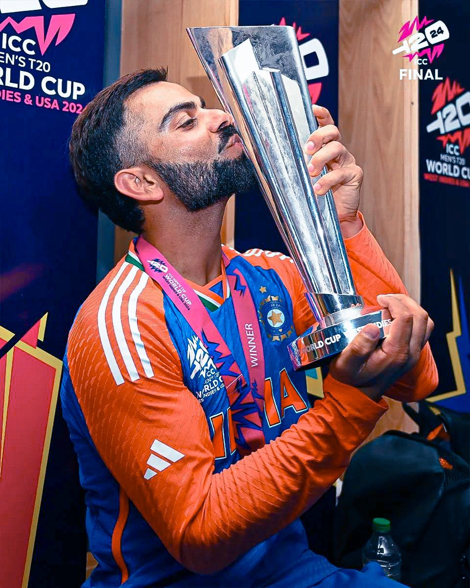 Trend_VKohli's tweet photo. @imVkohli @narendramodi The GOAT - Virat Kohli 👑🐐 https://t.co/bJQlyxaWmt