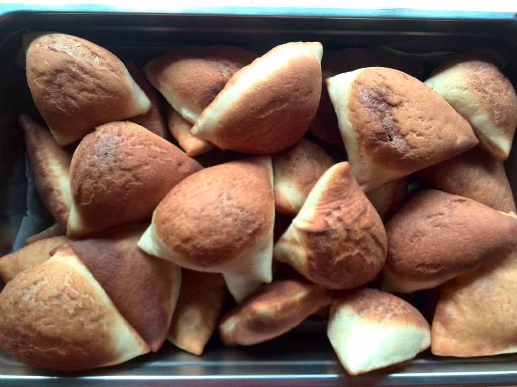 Eddsula's tweet image. Nauza tea snacks for both home  and office .. cooked and pre cooked samosas @40sh each ...
 Mahamri and mandazi @20sh each 0721439177 #OccupyCBDTuesday