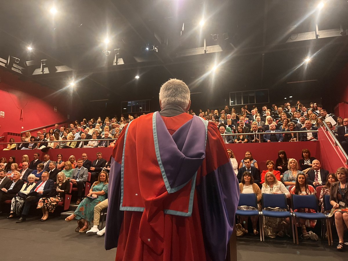 Maire Thompson tweet media