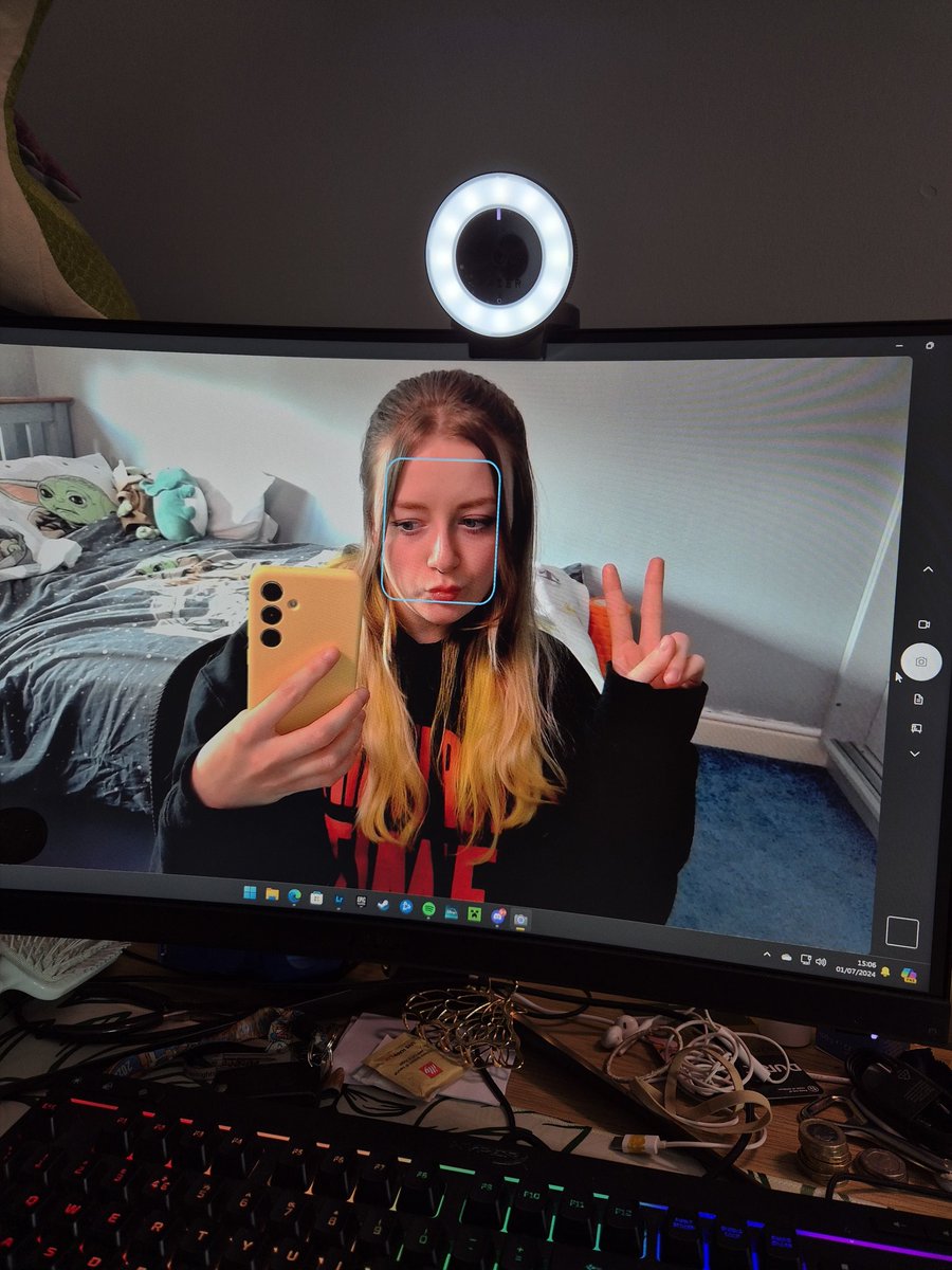 iiMillie_'s tweet photo. What if I started streaming again 🤔 https://t.co/xlilik8JbB