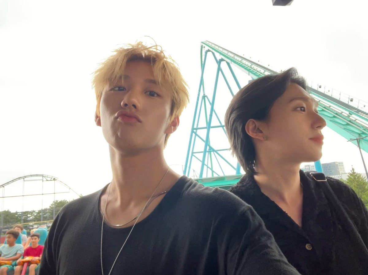 P1H_members's tweet photo. 우리 집 개그맨 태양이 형 생일 짱 축하합니다~🥳👏🎉🎂🙌 올해 스타트부터 정말 바쁘고 많이 정신없었는데 오늘만은
진짜 형이 주인공이니까 남은 생일이라도 즐겁게 보냈으면 좋겠어 ㅎㅎㅎㅎㅎ 

#P1Harmony #INTAK
#HAPPY_THEO_DAY https://t.co/MEY3AJ8slB