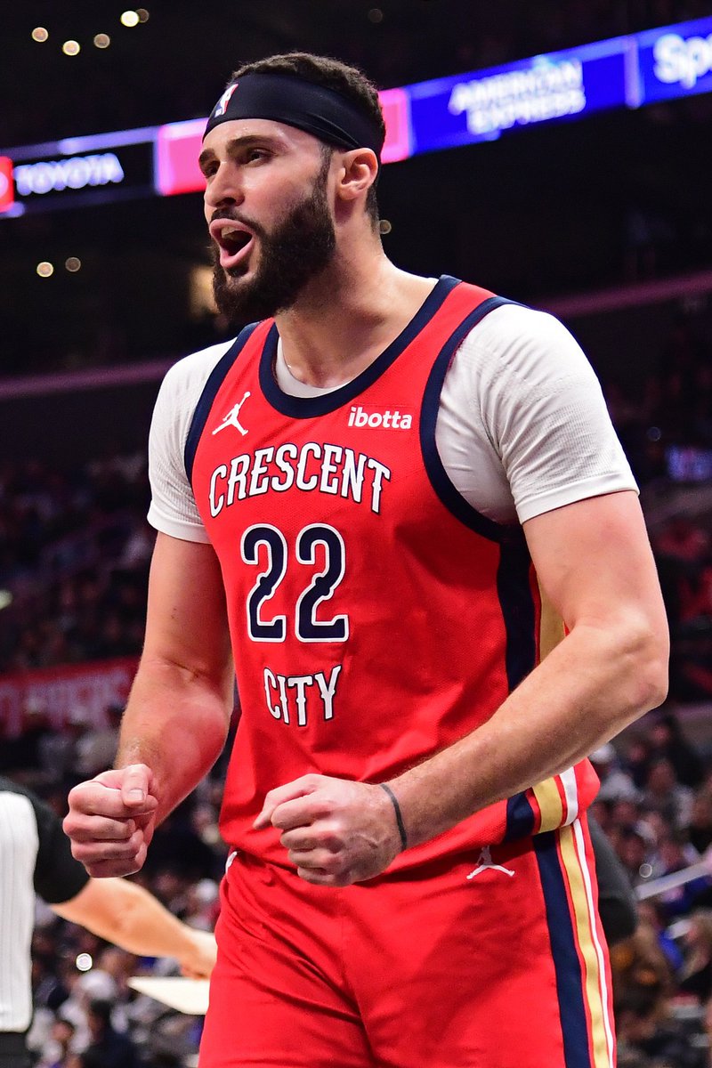 PicksOffice's tweet photo. The Hawks are trading Dejounte Murray to the Pelicans for Larry Nance Jr., Dyson Daniels, 2025 and 2027 first-round picks. https://t.co/lBpHTewtaQ