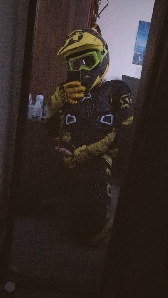 PupLance's tweet photo. Pent up, geared up Sunday evenings are the best 😝 https://t.co/7nRcgun2gh