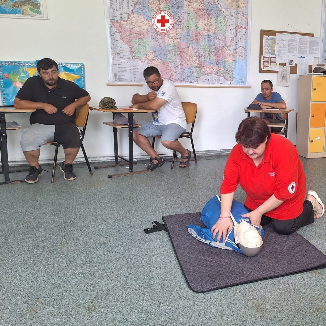 emiliegoller's tweet photo. In eight hard to reach areas in the Danube Delta more than 3,300 people will have access to the @RedCrossRomania Tulcea branch #firstaid centers. Community teams will be trained in first aid and equipped to provide care. https://t.co/3fRxVG6VW1