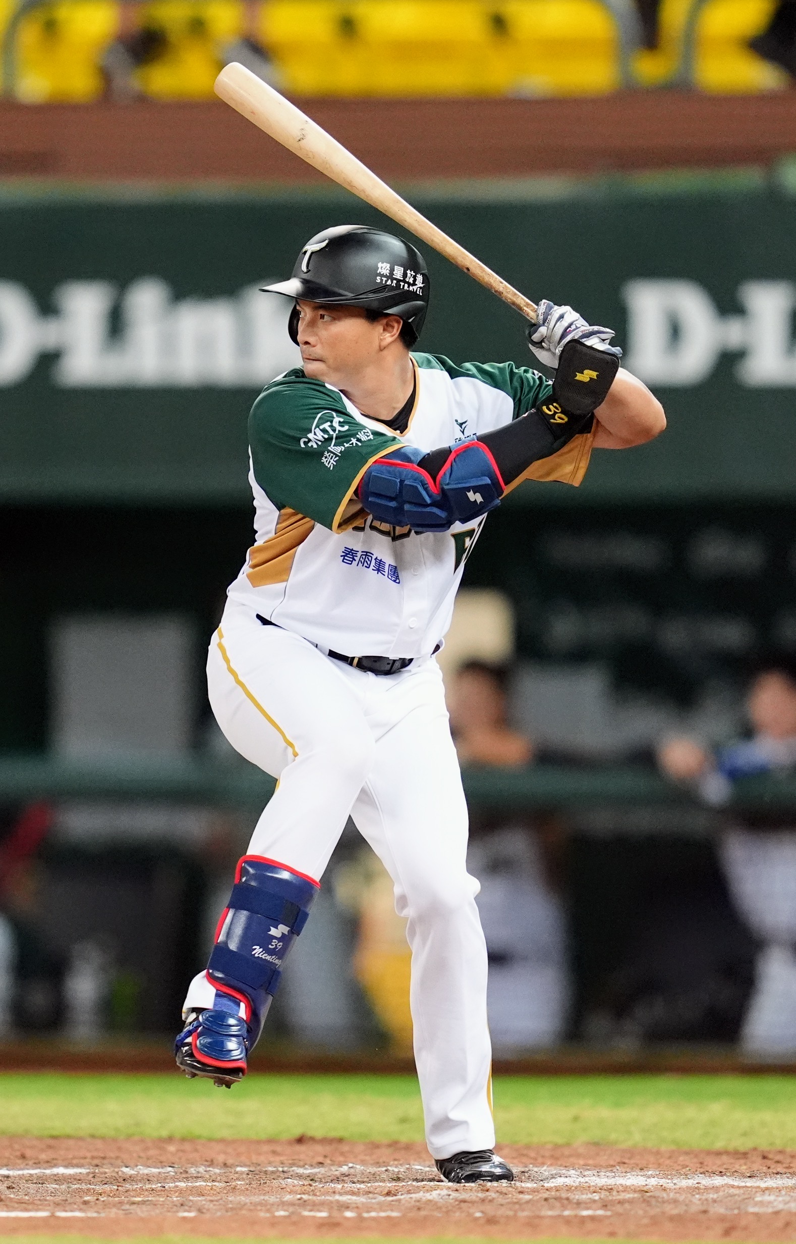 台湾プロ野球　台鋼ホークス　限定ポロシャツ&マグカップ Amazon.co.jp: 台湾プロ野球 台鋼ホークス 限定ポロシャツ