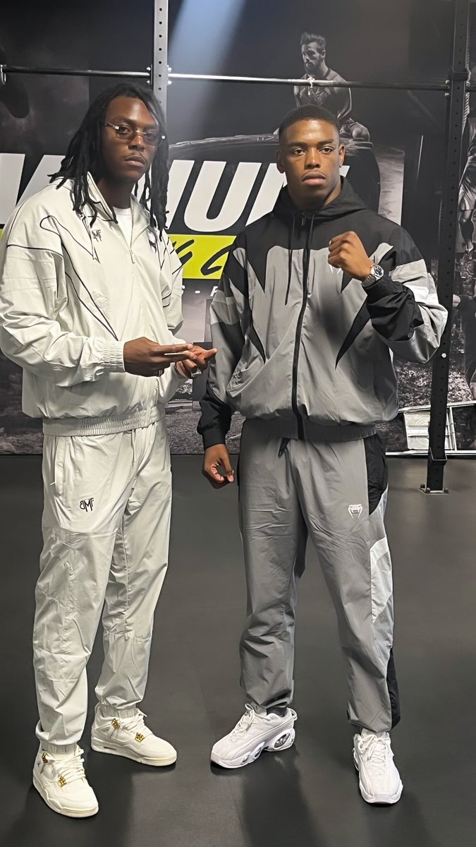 StrikerUrban's tweet photo. Quoi de neuf l’équipe ? On se dit à bientôt ☠️☠️⌛️ @5klabastoss @kobabmf @_iblevrai https://t.co/Cr1j58vHge