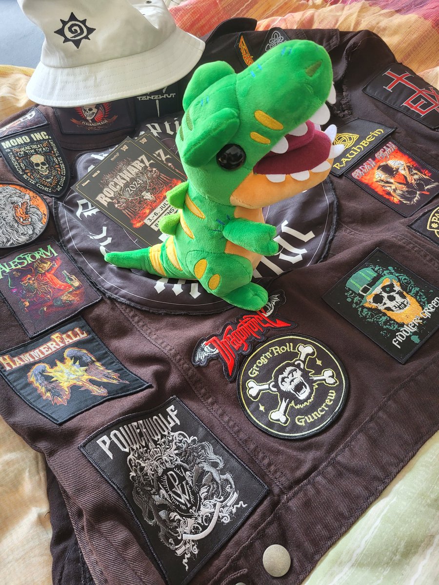 Hello #Hearthstone Friends.

Tonight last stream for this week. Then Tuesday till Saturday on the #rockharz Festival. 

Everyday #perilsinparadise Content on YouTube. 

This Festival is Plush approved! He is very meddl 🤘
Thanks <a href="/PlayHearthstone/">Hearthstone</a> #HSCreators