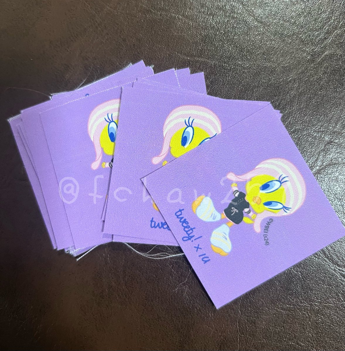 fchaw259's tweet image. สุ่มแจกจากRT 
💜confetti tweety 
💛แจกให้คนละ2 ใบ5 คนนะคะ
🩷สุ่มวันที่8 20.00 ค่า
 (ขอคนสะดวกออกค่าส่งเองน้าค่าส่ง20 ค่า)

#HEREH_WORLD_TOUR_IN_BKK