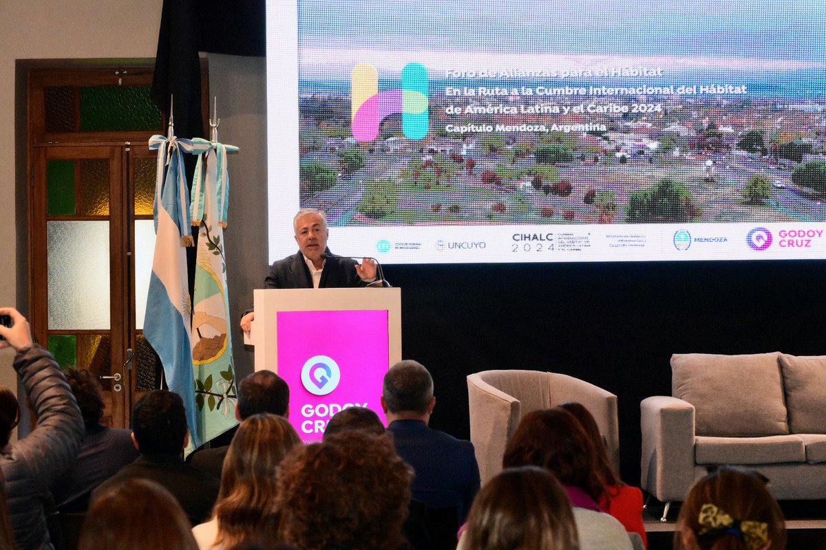 Junto a <a href="/alfredocornejo/">Alfredo Cornejo</a>, representantes de <a href="/cihalc/">Cumbre Internacional del Hábitat ALC</a>, <a href="/onuhabitat/">ONU HABITAT América Latina y El Caribe</a> y <a href="/MendozaGobierno/">Mendoza Gobierno</a> dimos comienzo al Foro de Alianzas por el Hábitat. 

Esta serie de debates con urbanistas y gestores de latinoamérica que buscan enriquecer la Nueva Agenda Urbana se está desarrollando en Godoy