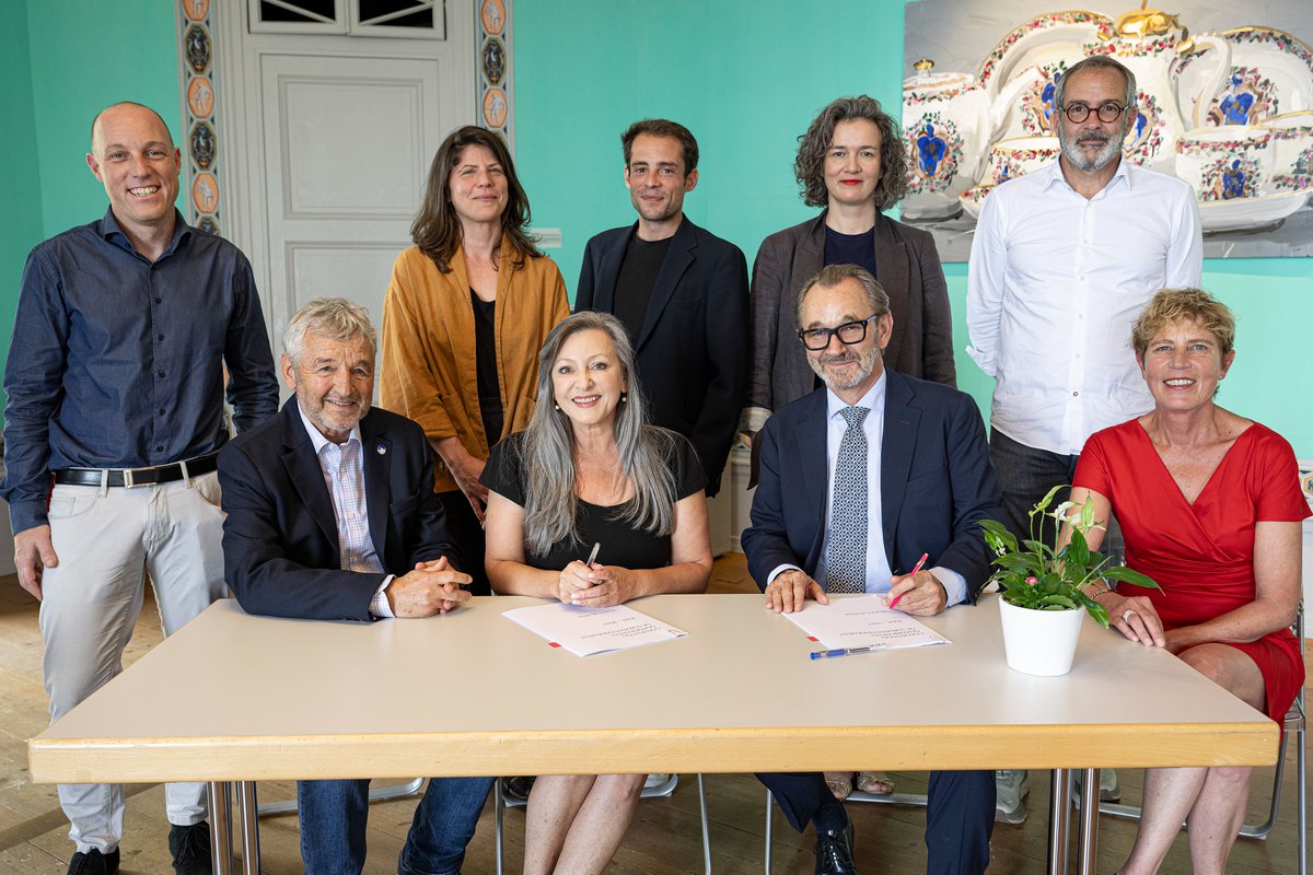 #CULTURE. L’Etat de Vaud, la Ville de Nyon et la Région de Nyon ont renouvelé leur soutien à la Fondation Visions du Réel par la signature d’une convention de subventionnement pour les années 2024 à 2027.

Info complète: regiondenyon.ch/actu

(Photo: Vaud, ARC/JB Sieber)