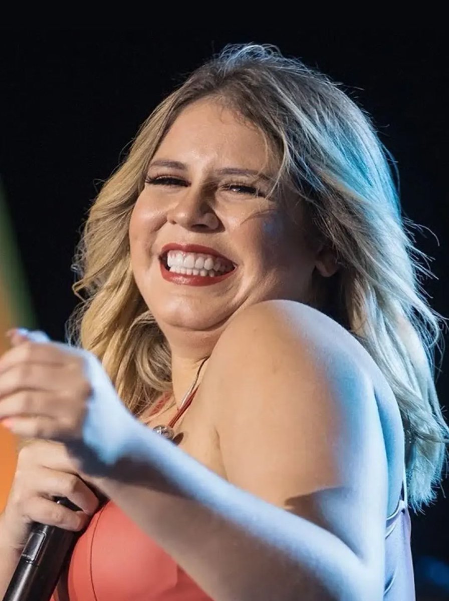 A RAINHA! Marília Mendonça será homenageada no estádio Allianz Parque, em São Paulo, em mega show organizado pelo Spotify.

"This Is Marília Mendonça" acontecerá no dia 5 de outubro e reunirá grandes nomes da música brasileira para cantar os hits da lenda, segundo o Hugo Gloss.