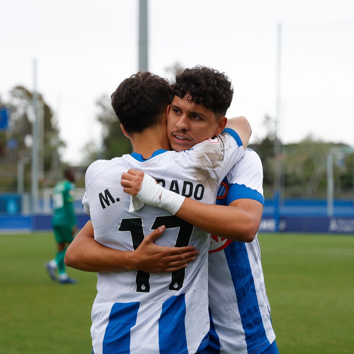 RCDE_La21's tweet photo. 🏋️‍♂️ Detalls de la pretemporada de l'Espanyol B
💪 L'equip d'Ignasi Senabre es posarà en marxa el proper 15 de juliol, amb les revisions mèdiques
#RCDE | #La21