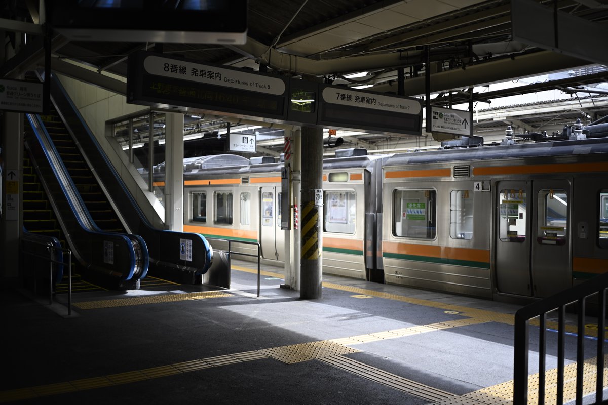 sugarkrone's tweet photo. 同じレンズ、違うカメラ。

7Artisans 35mm F2 II

←Nikon Zf　LUMIX S1→ https://t.co/L5M4hKpqDz