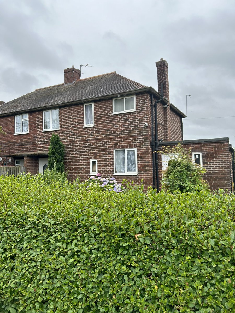 A work visit has bought me 2 miles from this chilling location!…..I had to go and have a quick look….from outside of course 👻 #UncannyCommunity