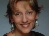 Hoy a las 21 hs en el programa radial "Dionisio",  entrevistaremos a la dramaturga y gestora cultural Cristina Sisca y  la directora y gestora cultural  Cristina Miravet. a la documentalista y directora de cine Cecilia Kang,