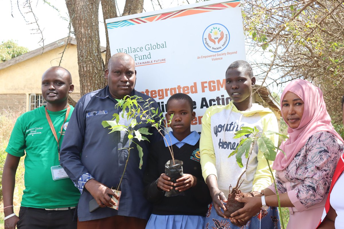 BsiKenya's tweet photo. Plant a tree, make a better world.Tree planting activity in Piliwa Secondary school in Kajiado.Effects of the climate crisis are indiscriminate.Both the young and the old are affected. It is our responsibility to plant trees to reduce the effects.@WallaceGlobal 
#ClimateActionNow https://t.co/FrtdXTGfFv